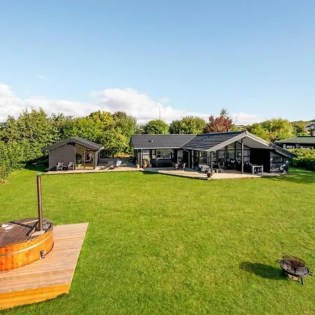 Four-bedroom In Vakantiehuis