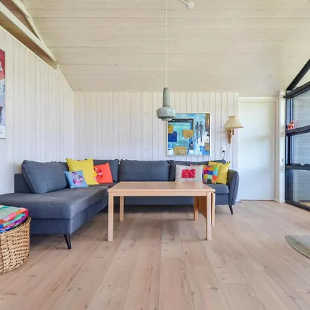 Vakantiehuis Four-bedroom In *