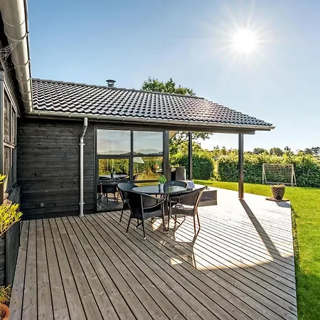 Vakantiehuis Four-bedroom In Ebeltoft