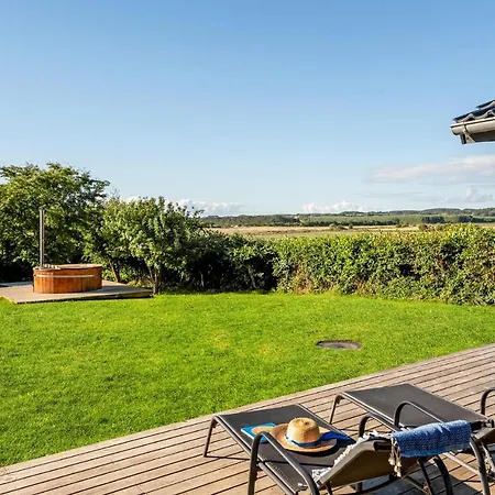 Four-bedroom In Ebeltoft