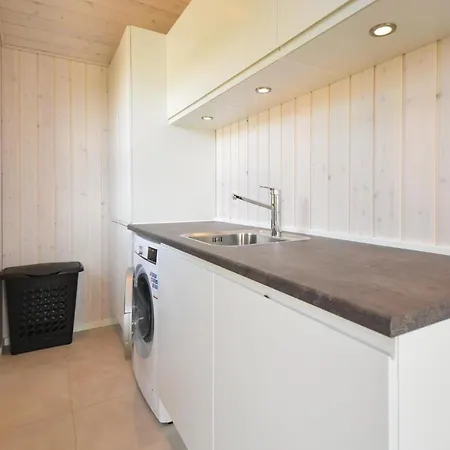Four-bedroom In Ebeltoft